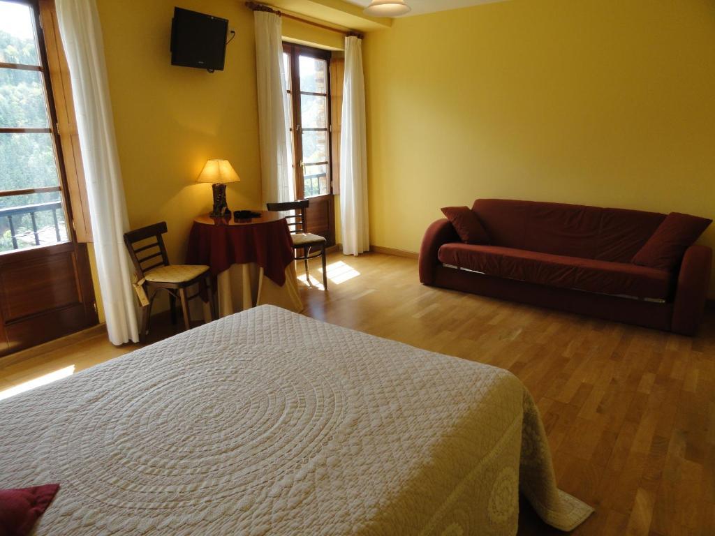 Hotel Restaurante Casa Petronila Taramundi Room photo