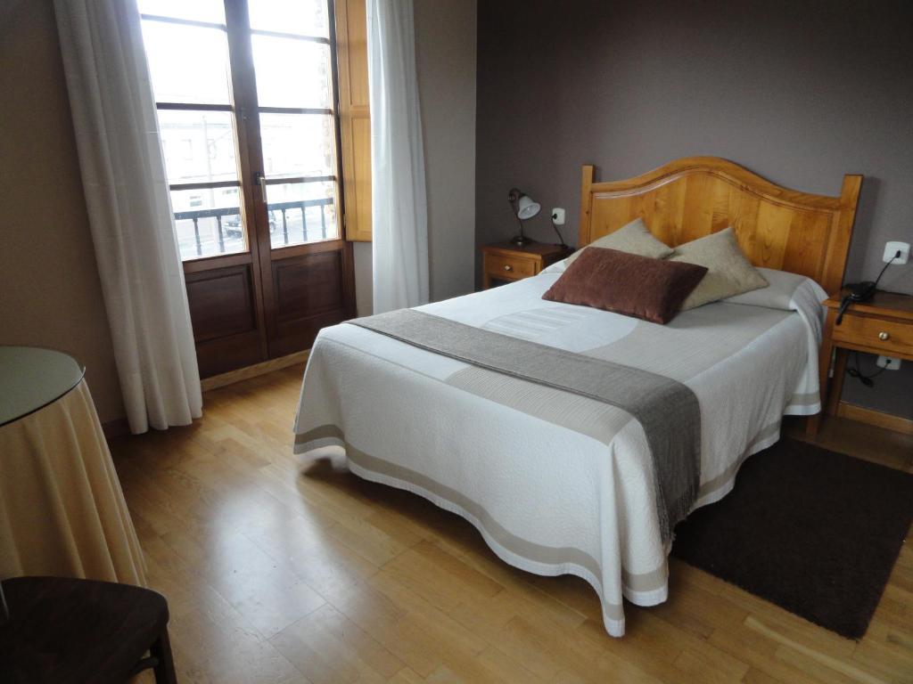 Hotel Restaurante Casa Petronila Taramundi Room photo